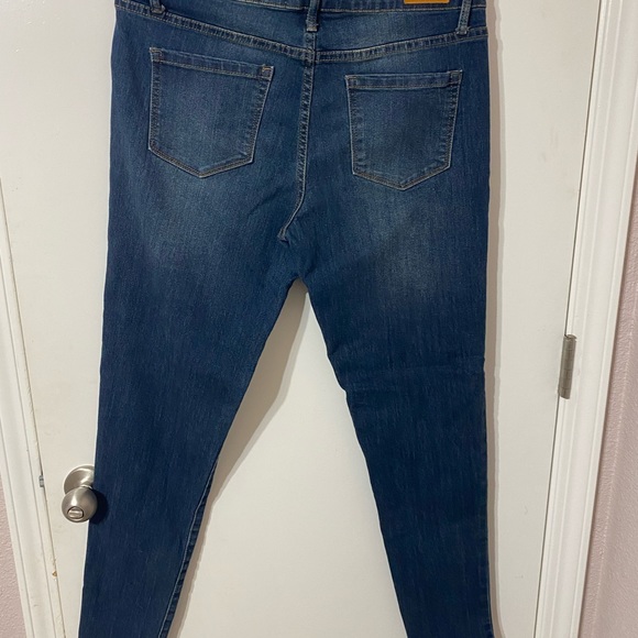 Jeans - Picture 2 of 2